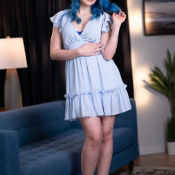 Sexually charged Jewelz Blu needs cock